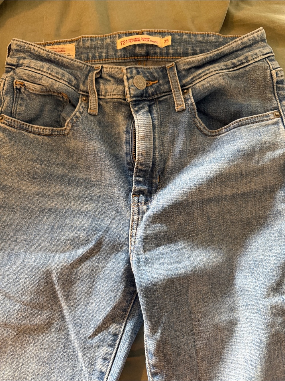 Levi's size 25 Light Blue Highrise Skinny Jeans